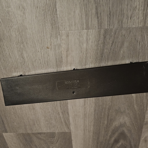 Bostitch 3-Hole Punch - Picture 5 of 6